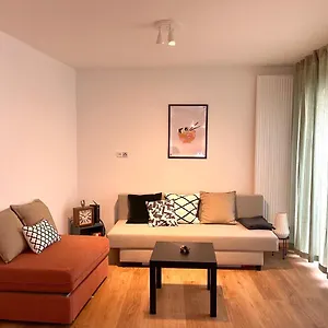 Modernes Origami Maisonette-apartment Mit Terrasse In Zentrum Stuttgart