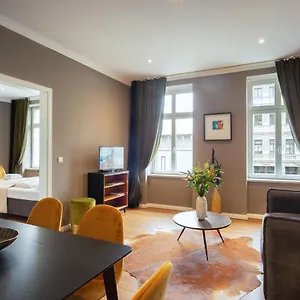 leipzig-suites-no12-4-zimmer-apartment-und-balkon.bestleipzighotels.com/